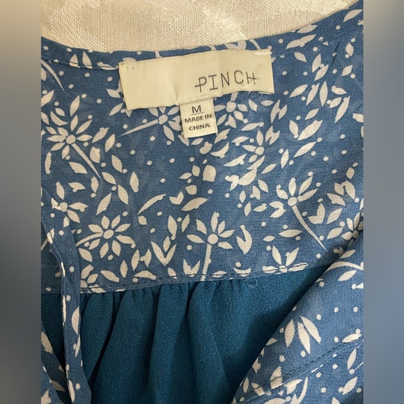 - PINCH Ruffle sleeves Blue Floral prints dress size M - Picture 6 of 10